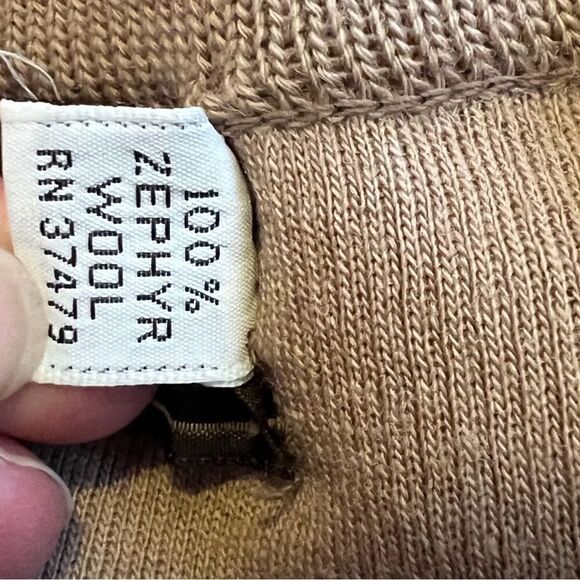Vintage 1980s Lansons of Florida Tan Zephyr Wool and Ultra Suede Sweater. Size L - Picture 8 of 8